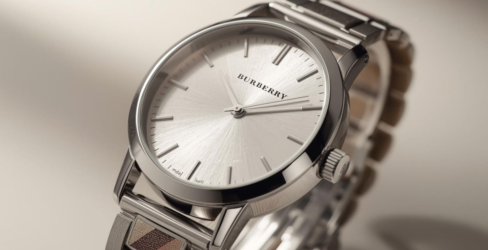 BURBERRY シルバー アナログ時計 Burberry Silver Watches - Elegant Design and Superior