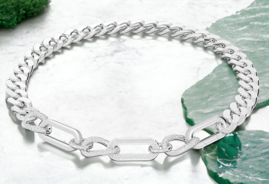 Swarovski Kris Bear Skaterbear Decorative Crystal 5619208 – Watches &  Crystals