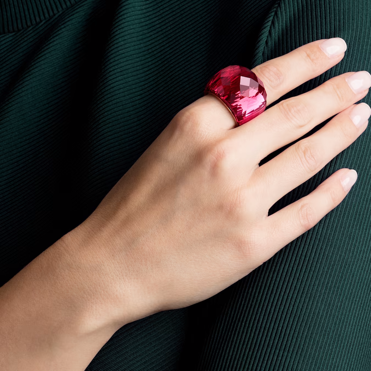 Swarovski Nirvana Ring Red Rose Gold Tone Finish Watches Crystals