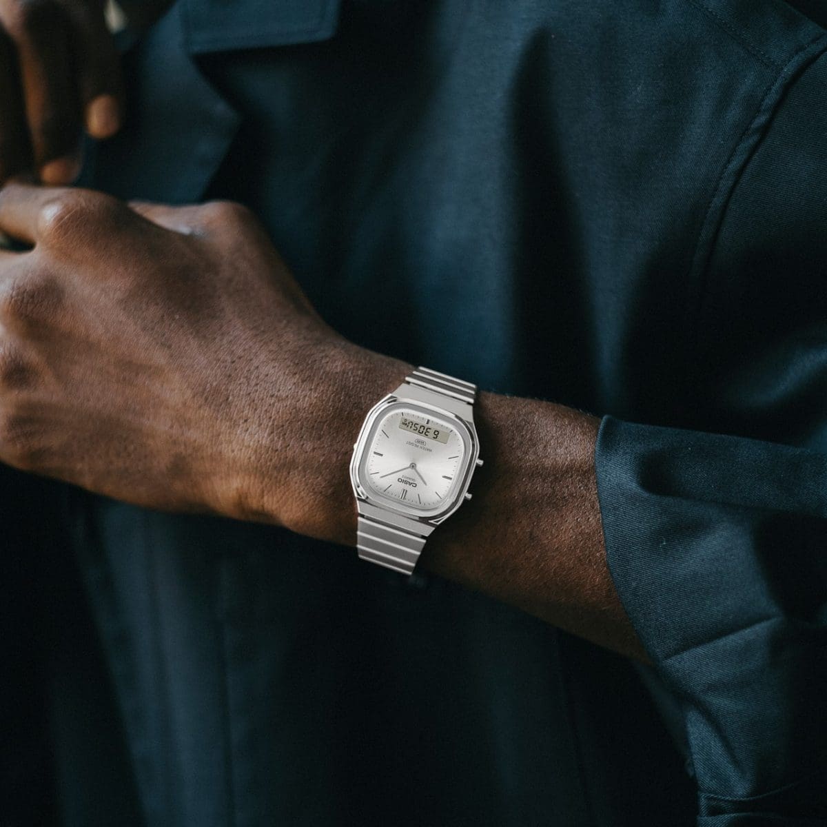 Casio Unisex Vintage Analog Silver Digital Watch AQ-240E-7ADF