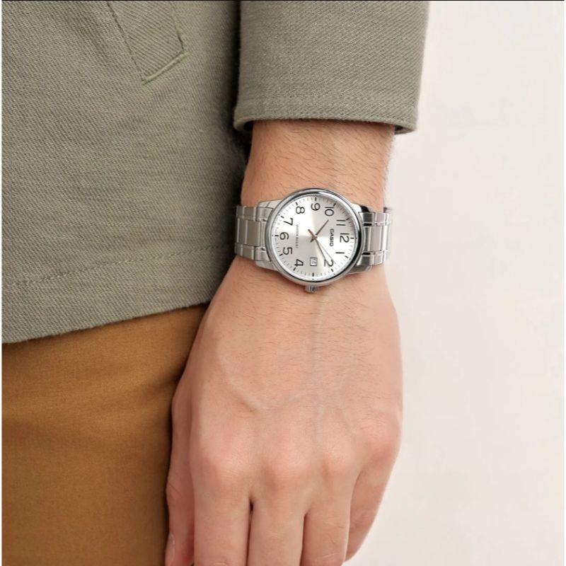 Casio Classic 37mm Silver Men's Silver Analogue Watch MTP-V002D-7BUDF