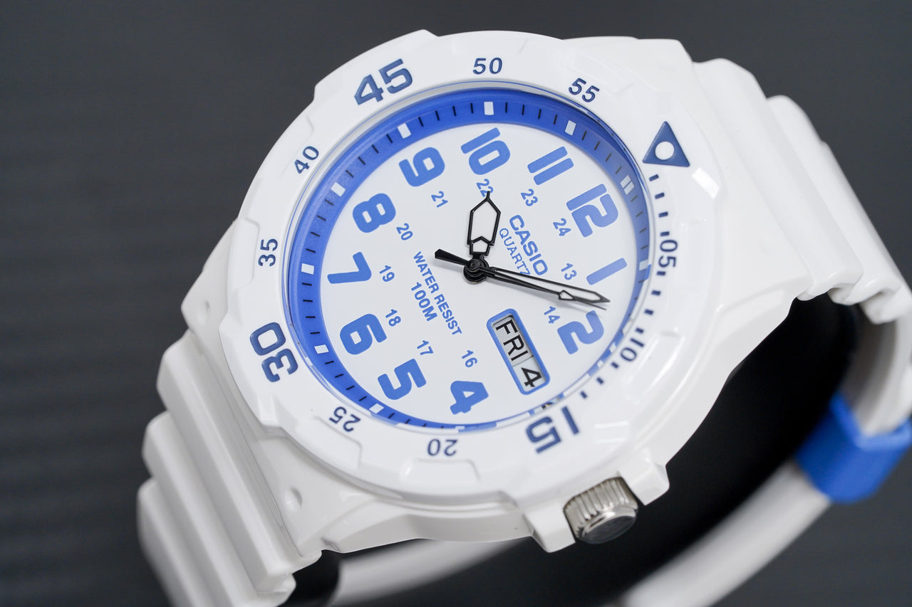 Casio Men's Diver Watch Analogue White/Blue MRW-200HC-7B2VDF