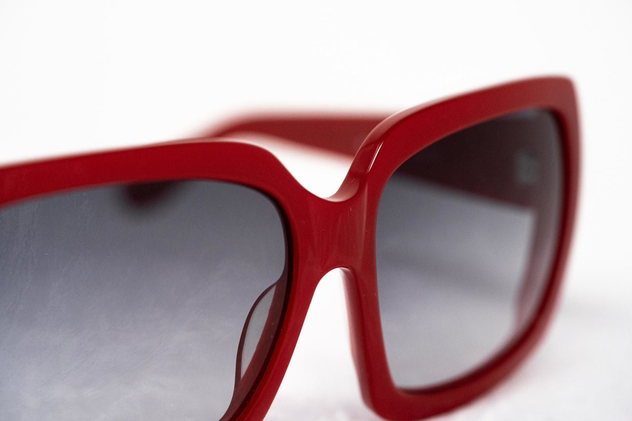 Eley Kishimoto Sunglasses Oversized Rectangular Red With Grey Category 3 Graduated Lenses EK28C1SUN - Watches & Crystals