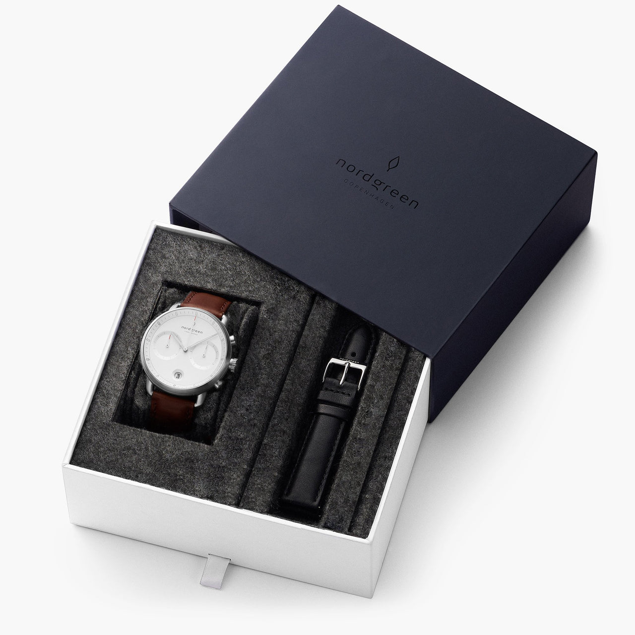 Nordgreen Pioneer Men's Watch Bundle Chronograph PI42SIXXLEBRLEBL - Watches & Crystals