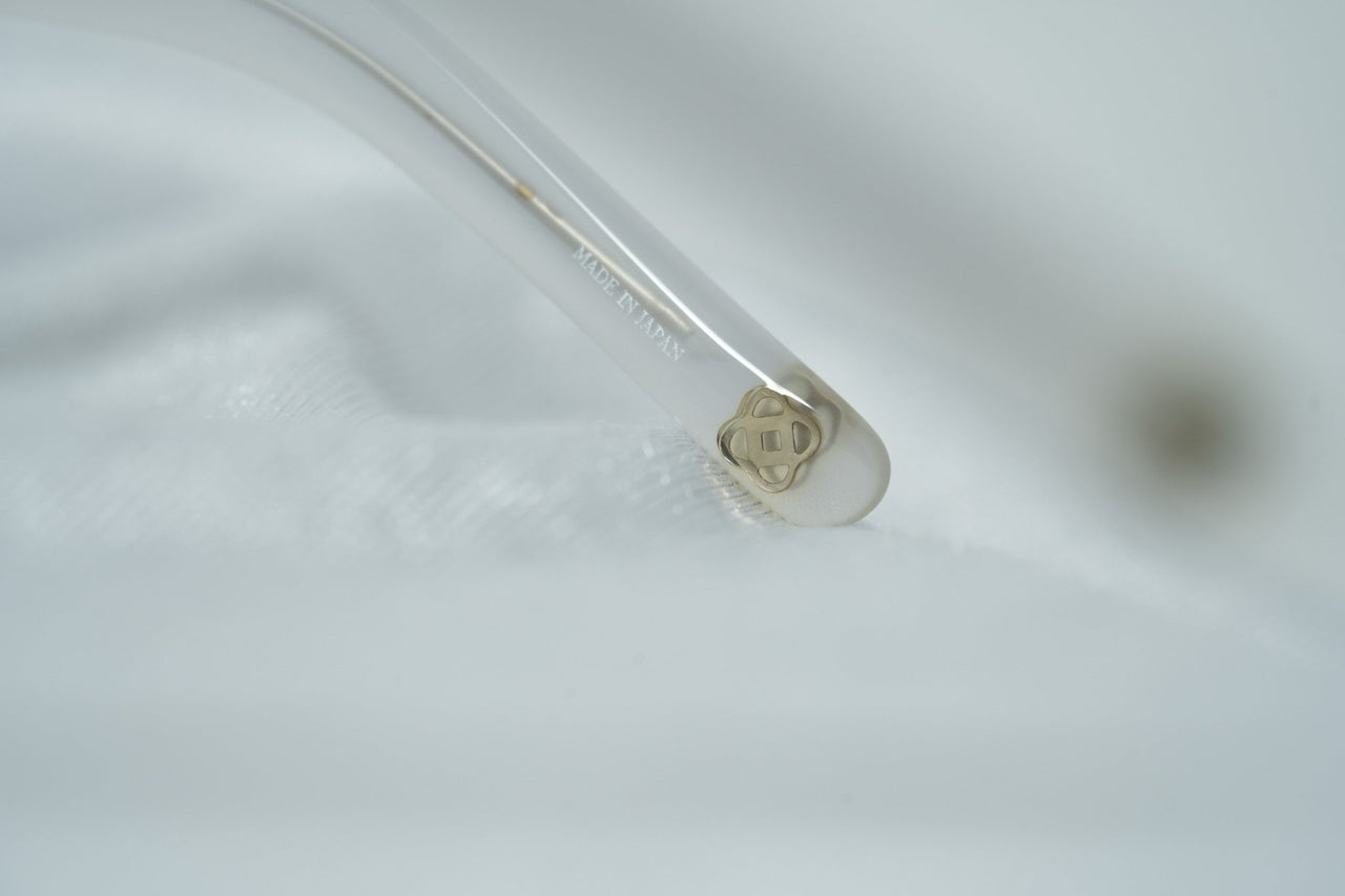 Oscar De La Renta Sunglasses Oversized White Enamel Arms and Green Lenses - ODLR21C6SUN - Watches & Crystals