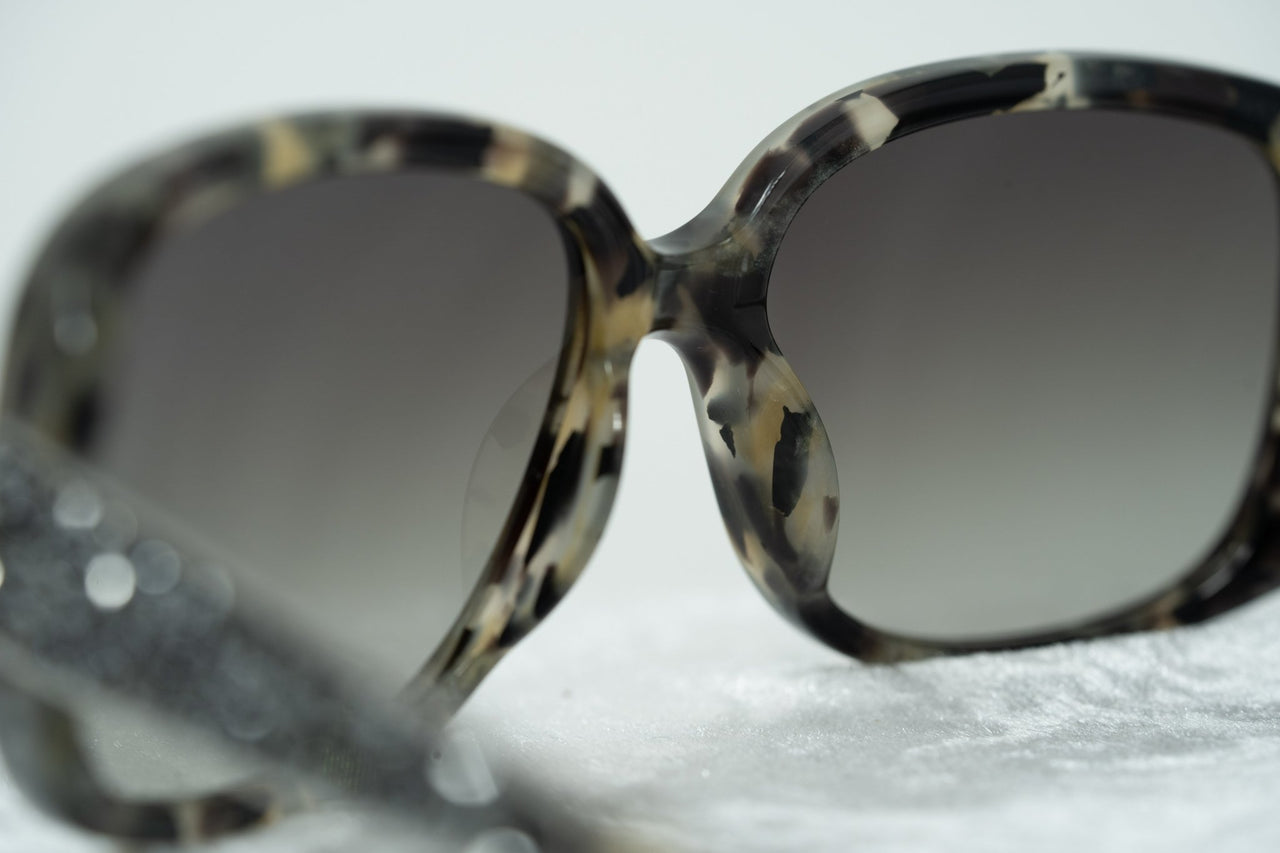 Oscar De La Renta Women Sunglasses Oversized Frame Tortoiseshell Titanium and Grey Graduated Lenses ODLR64C3SUN - Watches & Crystals