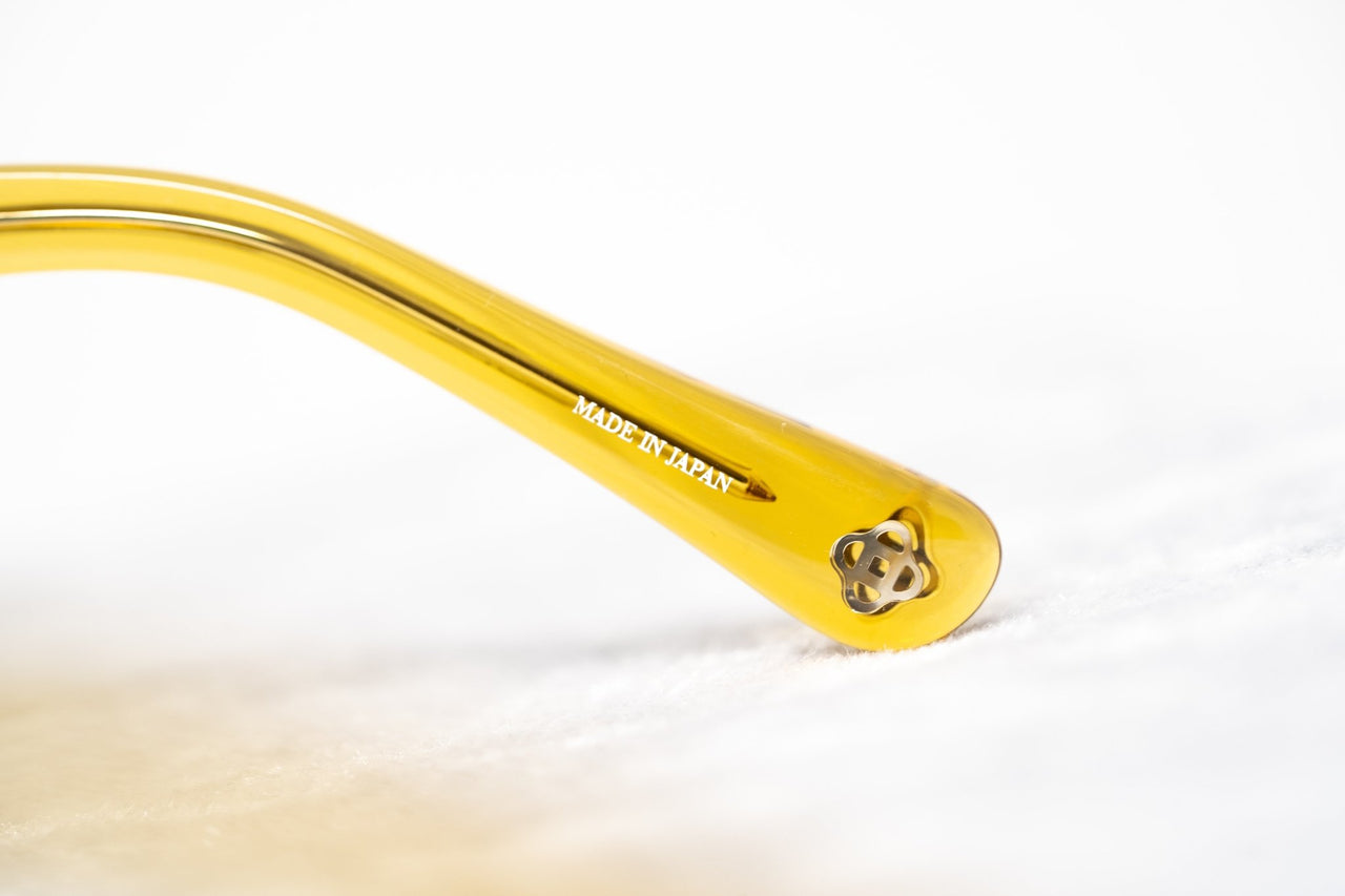 Oscar De La Renta Women Sunglasses Oversized Frame Yellow and Brown Graduated Lenses - ODLR46C4SUN - Watches & Crystals