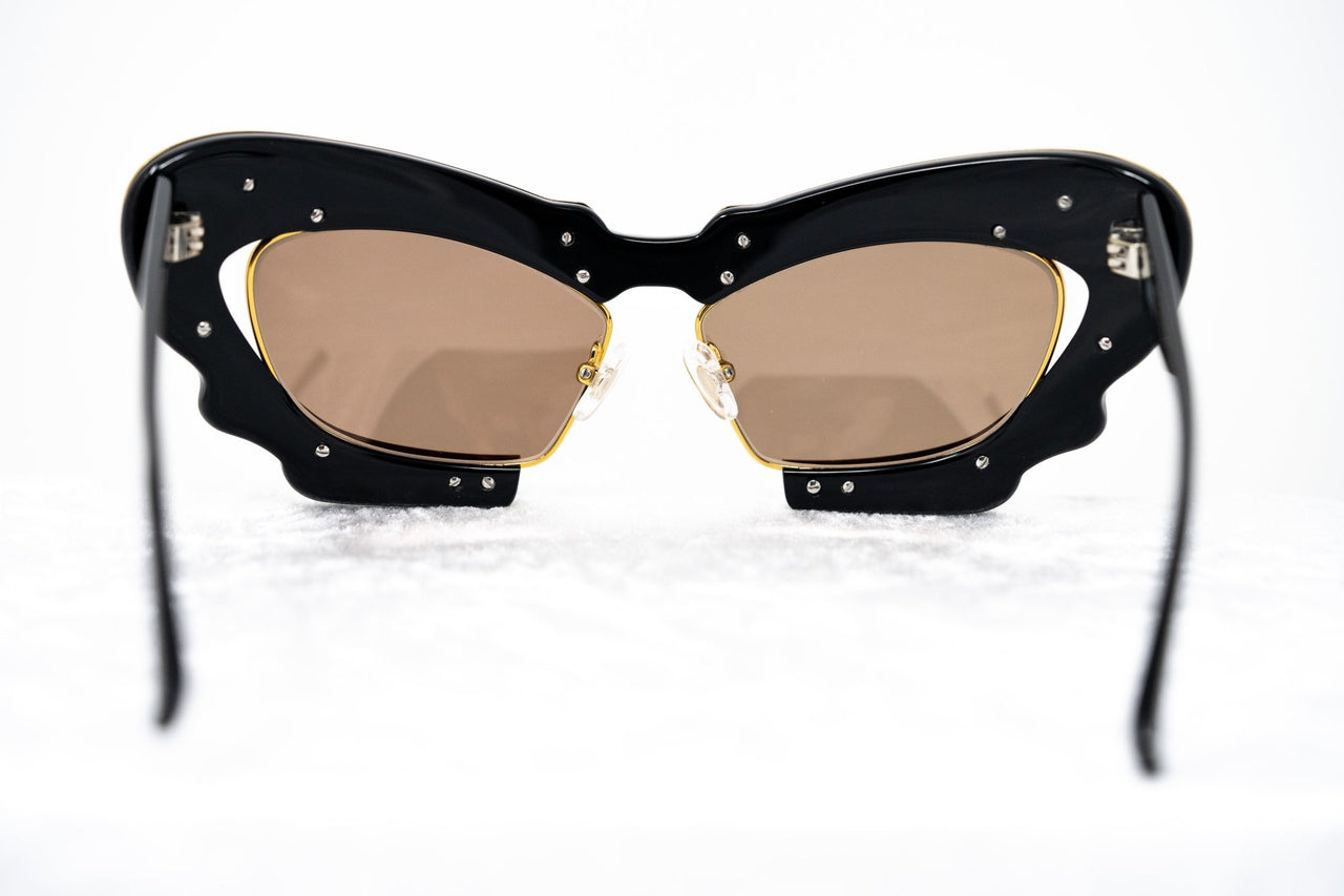 Prabal Gurung for Linda Farrow PG/3/4 Vintage Sunglasses – New Old Stock –  Made in Japan