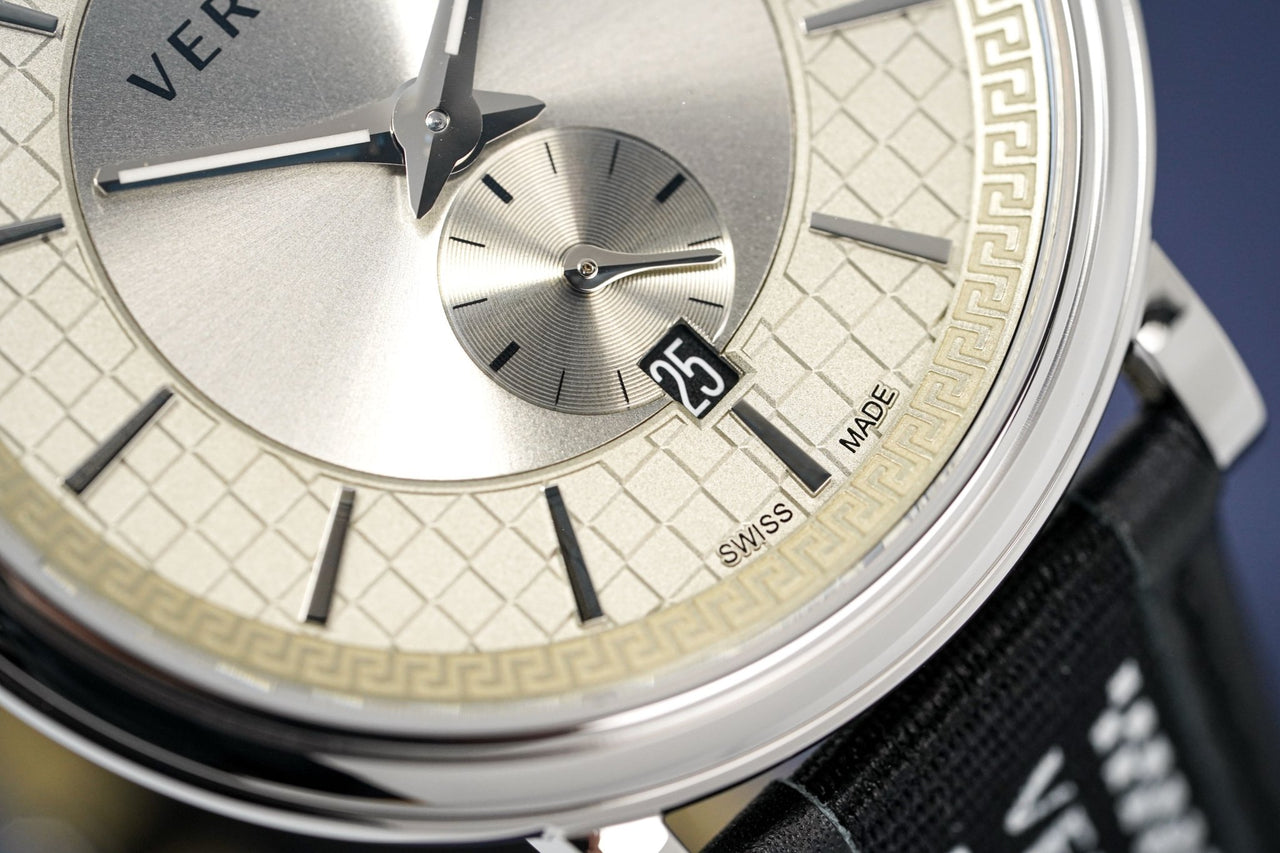 Versace Watch V-Circle Black VEBQ01219 - Watches & Crystals